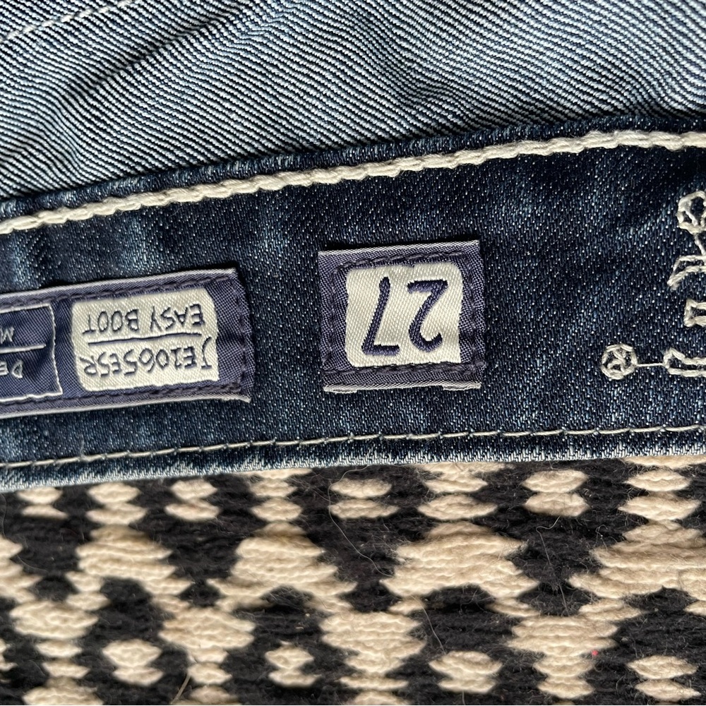 Miss Me SZ 27 Womens Mid Rise Boot Cut Skinny Denim Jeans w Rhinestone Studs